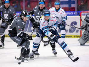 Tygři prohrávali s Energií Karlovy Vary 0:2. Zápas plný zvratů nakonec ovládli v prodloužení a zvítězili 4:3