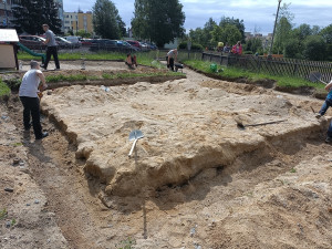 Odsouzení z liberecké věznice pomáhají ve městě. Pracovali na opravě hřiště u Hokejky nebo na likvidaci černé skládky