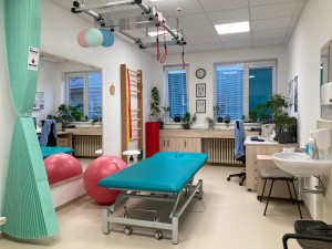 Oddělení rehabilitace září v liberecké nemocnici novotou, otevřela i nový nerezový bazén s relaxační zónou