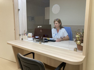 Oddělení rehabilitace září v liberecké nemocnici novotou, otevřela i nový nerezový bazén s relaxační zónou