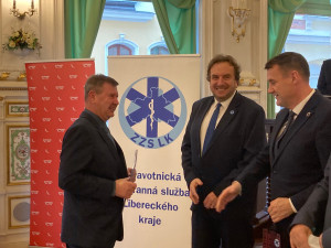 Záchranka slavnostně ocenila své zaměstnance. Ovace vstoje si vysloužil za celoživotní práci lékař Ján Soták