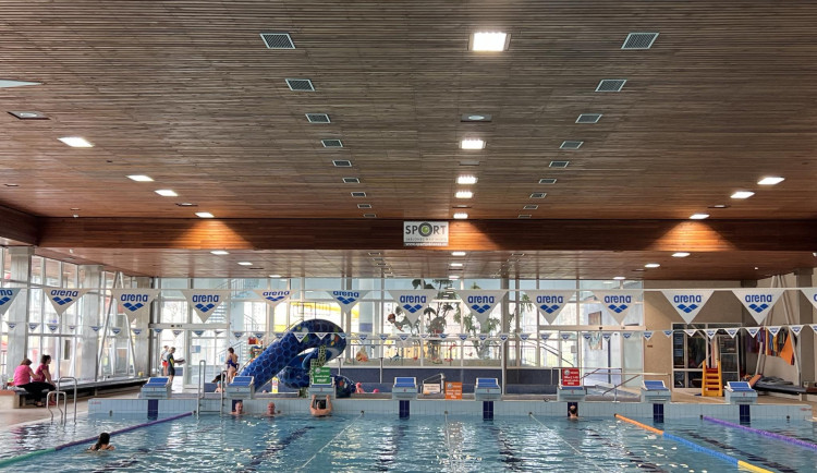 Jablonecký bazén je skvělou relaxační i sportovní alternativou