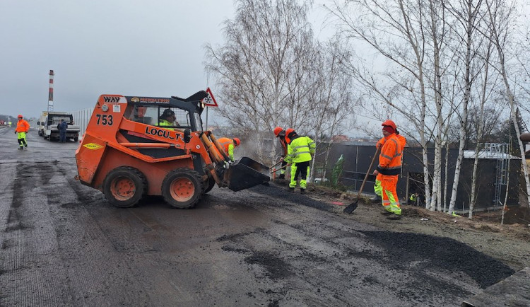 Rekonstrukce mostu v Lípě přes zimu pokračovat nebude. Provoz bude obousměrný