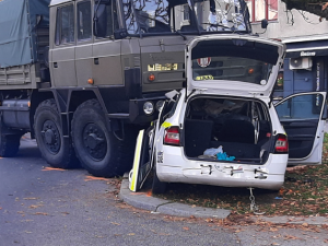 Vážnou dopravní nehodu u bazénu z konce října se stále nepodařilo objasnit, policie hledá další svědky události