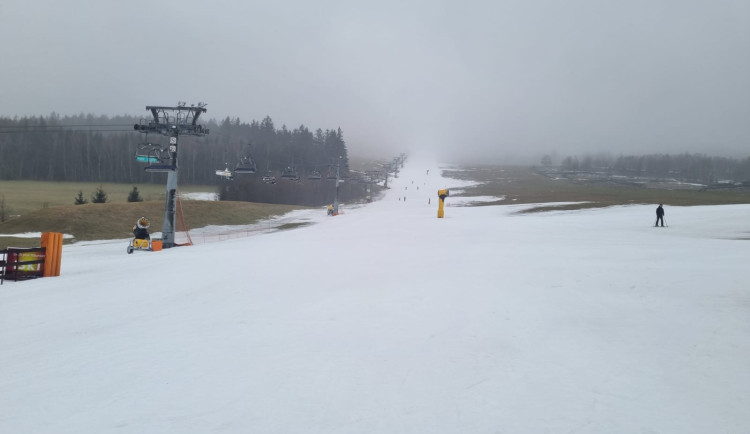 Areál na Javorníku letos bez lanovky i zasněžování. Od příštího roku se má proměnit v celoroční centrum