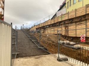 Přestavba propustku na podchod v Liberci má zpoždění, na zimu bude ale průchozí