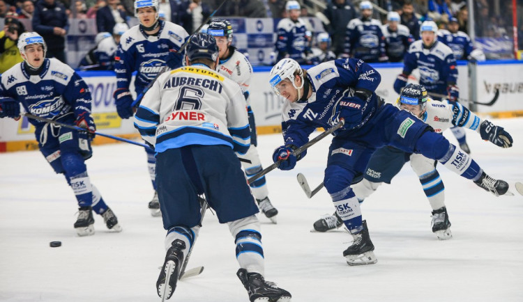 Dobře rozehraný duel v Brně ztratili Tygři v druhé polovině. Na ledě Komety prohráli 4:2