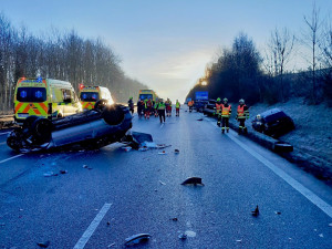 Hromadná nehoda u Chrastavy. Při srážce pěti aut dvanáct zraněných