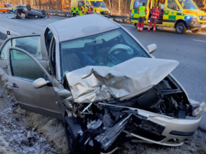 Hromadná nehoda u Chrastavy. Při srážce pěti aut dvanáct zraněných