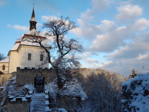 Hrad Valdštejn je otevřen ještě do 4. ledna, návštěvníky přivítá i na Silvestra a Nový rok