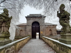 Hrad Valdštejn je otevřen ještě do 4. ledna, návštěvníky přivítá i na Silvestra a Nový rok