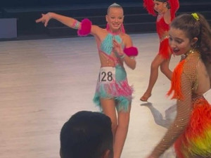 Turnovská tanečnice Ema Dvořáková z mistrovství světa v karibských tancích přivezla patnácté místo