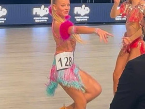 Turnovská tanečnice Ema Dvořáková z mistrovství světa v karibských tancích přivezla patnácté místo