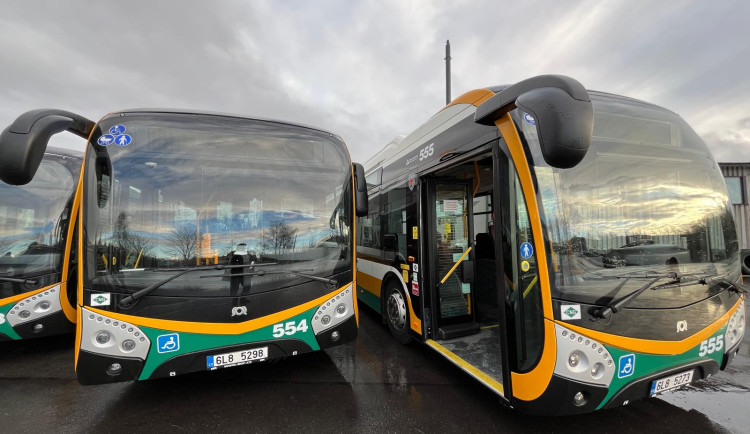 Obnova vozového parku libereckého dopravního podniku. Do pěti let budou třetinu tvořit elektrobusy