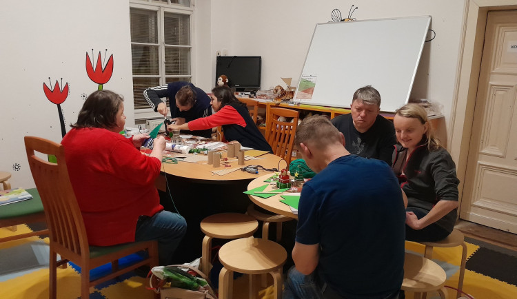 Tvořivá dílna Sdružení TULIPAN v komunitním centru v Českém Dubu