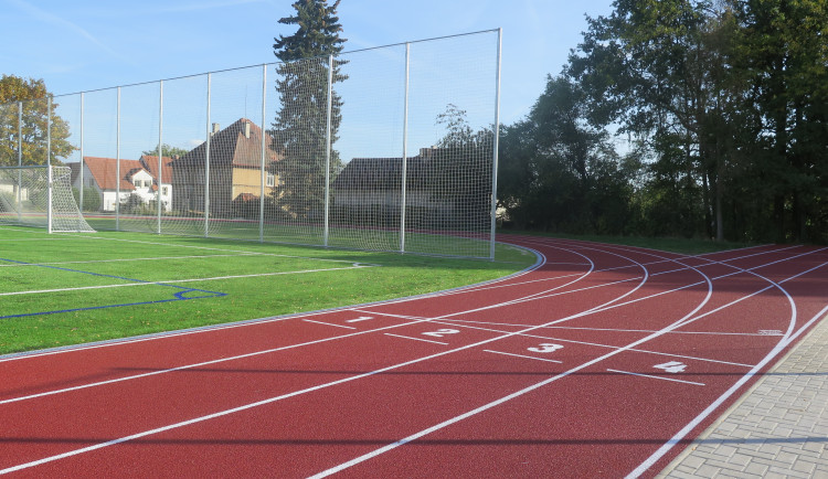 Česká Lípa otvírá po dobu rekonstrukce městského stadionu běžcům školní hřiště na ZŠ Slovanka a ZŠ Špičák