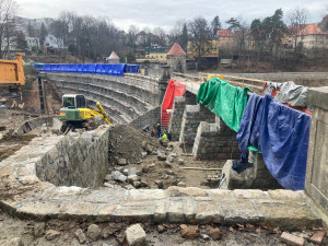 Rekonstrukce přehrady v Liberci by měla skončit v závěru roku, bude dražší
