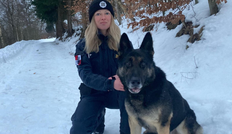 Drama v rekreačním areálu v Hrádku. Život muže, jenž se pokusil o sebevraždu, zachránil policejní pes se svojí psovodkou