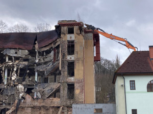 Demolice posledního objektu Textilany začala. Skončit má do deseti dnů