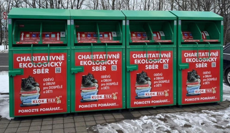Kontejnery na sběr nepotřebného textilu mění v Liberci barvu. Nově budou zelené
