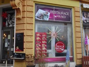 Hygienici uzavřeli kvůli špíně a dalším prohřeškům vietnamskou restauraci Hanoi ve Cvikově