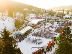 Jizerskou padesátku vyhráli norští lyžaři Bruvoll a Alnaesová