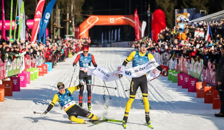 Jizerskou padesátku vyhráli norští lyžaři Bruvoll a Alnaesová