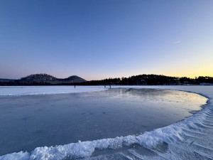 Mráz udělal radost organizátorům Mistrovství ČR na ledové ploché dráze. Závody v Hamru na Jezeře se pojedou