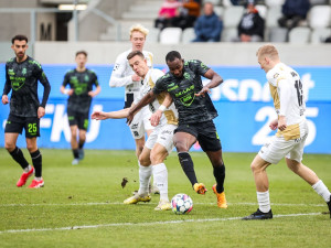 Jablonec uhrál na hřišti Hradce Králové remízu 1:1, přestože domácí posledních 15 minut dohrávali v deseti
