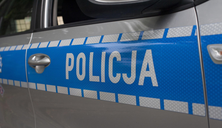 Vlaky z Hrádku na Žitavu stojí, v Polsku byla na trati nalezena usmrcená osoba. K obnovení provozu má dojít ve 13 hodin