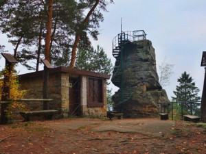 Turnov připravuje opravu rozhledny Hlavatice, stihnout to chce do prázdnin