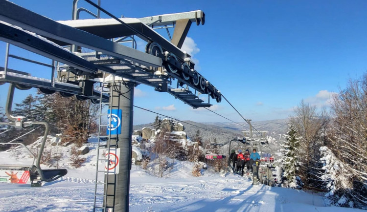 Na Tanvaldském Špičáku po příštím víkendu začnou práce na výměně lanovky