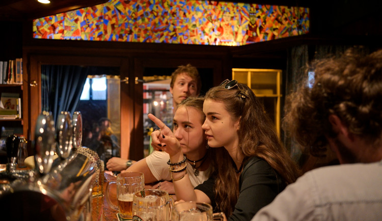 Provozovatel kultovního ostravského baru U Waldemara dostal výpověď. Nevzdávám se, vzkazuje štamgastům