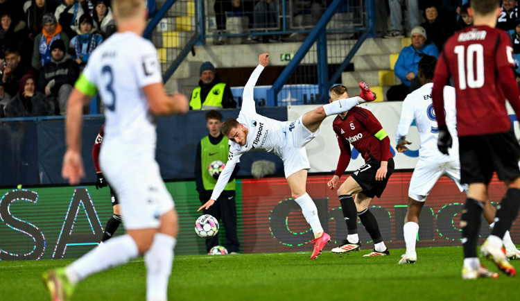 Slovan srazil Spartu, v úvodu druhého poločasu rozhodl Višinský