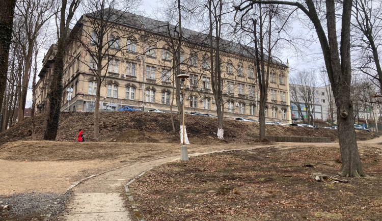 Pak pod Klášterem se v příštím roce promění. Cesta z Klášterní ulice k přehradě bude nově bezbariérová