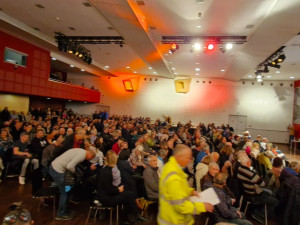 Lidé v Turnově protestovali proti plánované silnici 35 vedoucí Českým rájem. Je na čase začít se stavbou, kontruje ministr Kupka