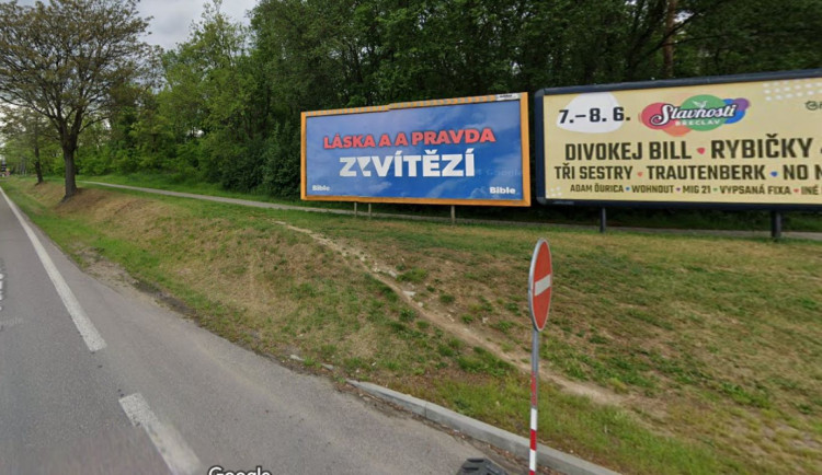 Ze Znojma mizí billboardy. Město chce zlepšit svou vizuální identitu i bezpečnost na silnicích