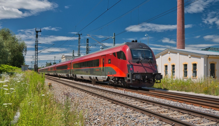 Vlakem z Liberce do Prahy za 69 minut. Nové železniční napojení bude za deset let a přijde na 86 miliard