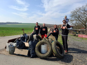 E.ON už podeváté uklízel Česko. Dvě stovky zaměstnanců našly v přírodě zakopané zlato i vyhozený elektroměr
