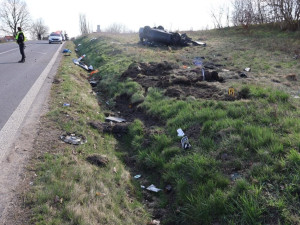 Narozeninový zázrak pro řidiče BMW. Bouračku, po které z jeho auta zůstala jen hromada plechu, přežil