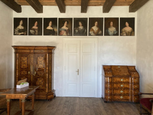 V Zákupech se dnes veřejnosti poprvé otevírá obnovená konírna, která připomíná barokní katedrálu