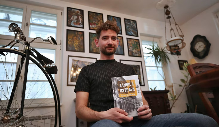 Bývalá šlechtická sídla, nevěstince i zmizelé letiště. Kronikář napsal knihu o zaniklých místech Ostravy