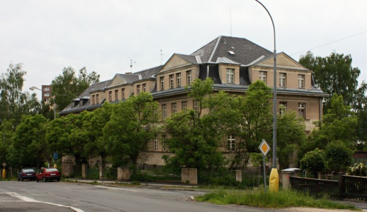 Z bývalé dětské nemocnice v Jablonci bude bytový dům, v areálu má vyrůst i další, zbrusu nový