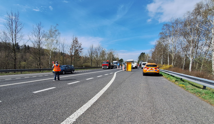 Na mostě u Bílého Kostela se opět pracuje.