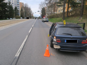 Se zákazy řízení ujížděl policistům v Jablonci i rychlostí 140 km/h. Skončil ve vazbě