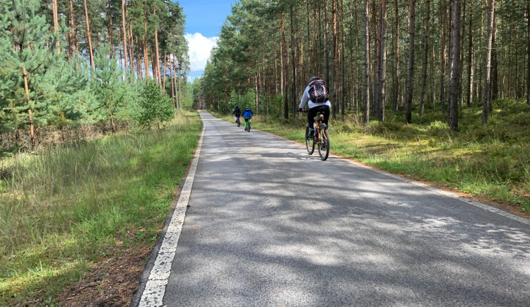 Osm let bez nové cyklostezky, kritizuje opozice. Stavbu komplikuje řada překážek, brání se město