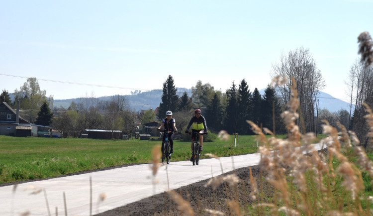 Na Českolipsku přibyl další úsek cyklostezky sv. Zdislavy, je u Cvikova
