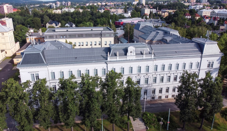 Maturitou to nekončí: VOŠ otevírá nové možnosti