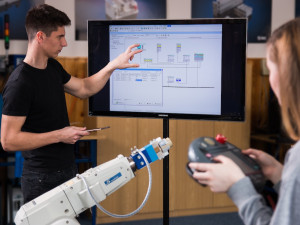 Maturitou to nekončí: VOŠ otevírá nové možnosti