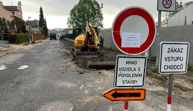 Začala rekonstrukce Svojsíkovy a okolních ulic. Firma má na dokončení čtyři týdny